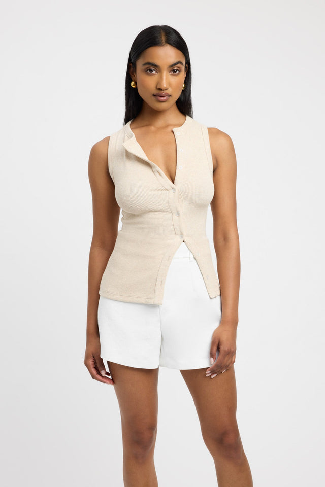 Bec Button Tank