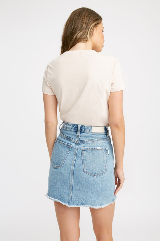Light Essential Slim Tee