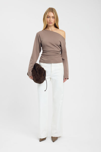 novaoffshouldernestle_0502_gra